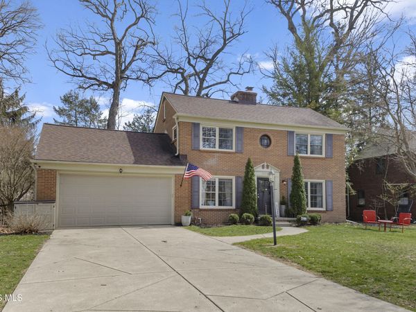 3002 Pembroke Road, Ottawa Hills, OH 43606