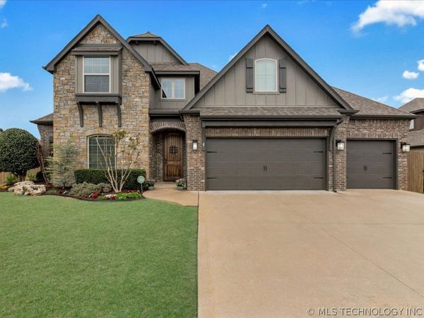 14484 S Lakewood Avenue , Bixby, OK 74008