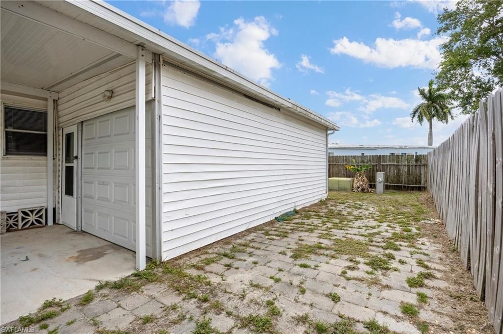 11111 Ballweg Ln, Fort Myers, FL 33908 Photo