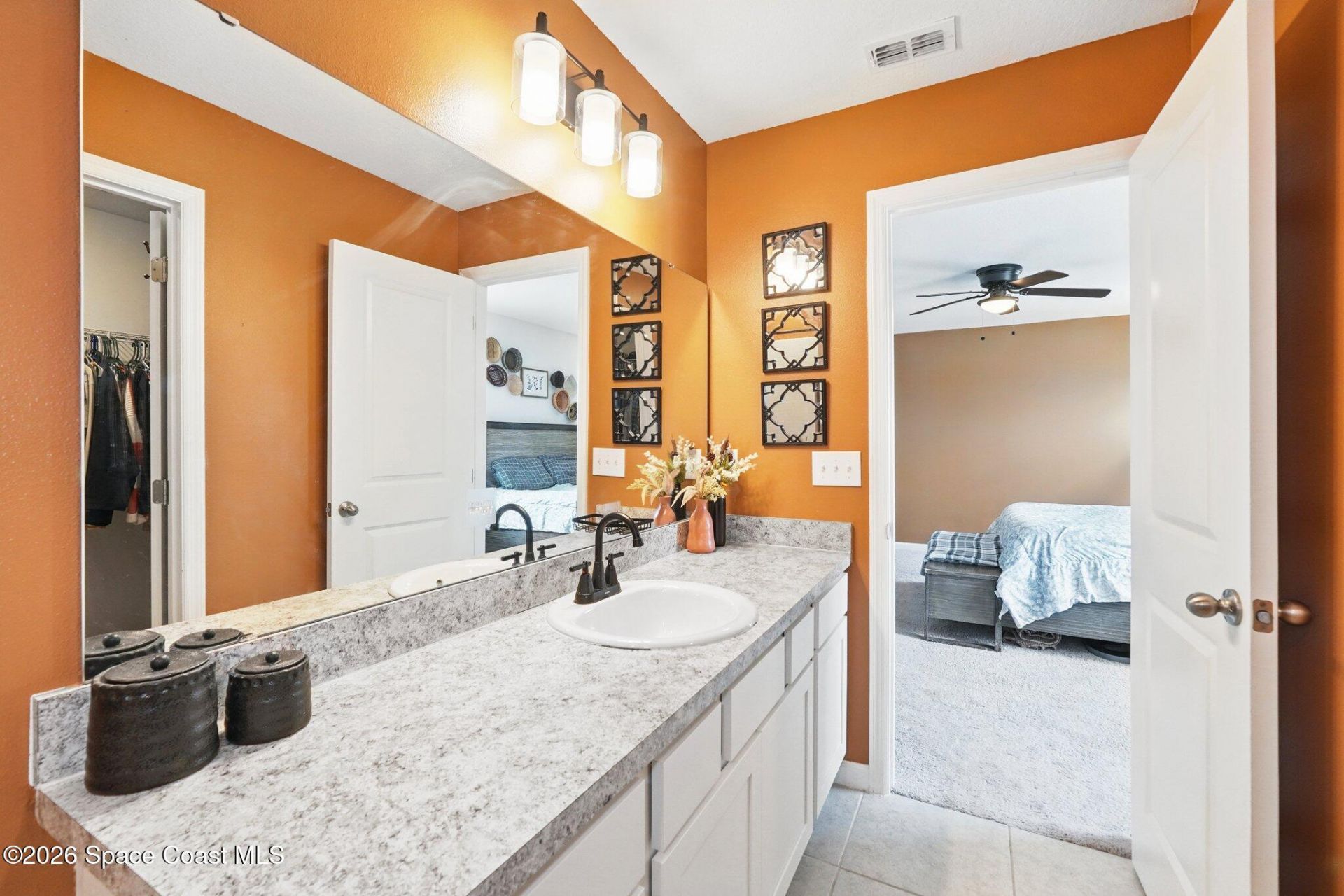 2024 Hemingway Circle , Groveland, FL 34736 Photo