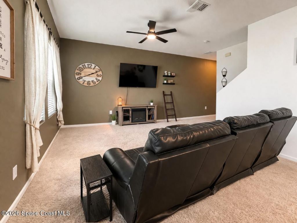 2024 Hemingway Circle , Groveland, FL 34736 Photo