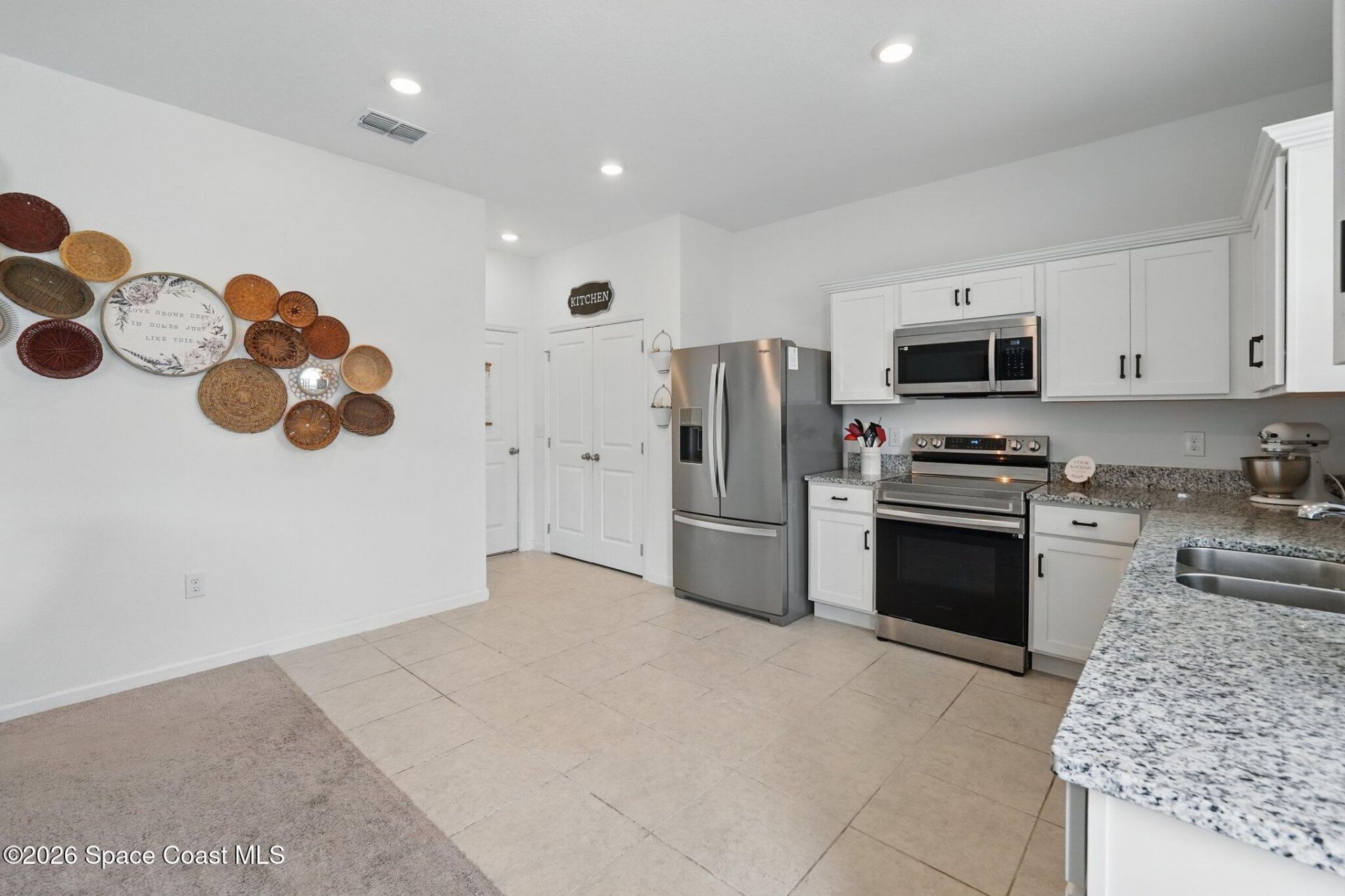 2024 Hemingway Circle , Groveland, FL 34736 Photo