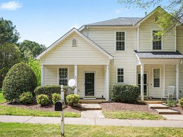 201 Commons Drive, Holly Springs, NC 27540