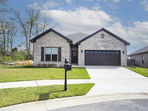 16 Luke Court, Maumelle, AR 72113