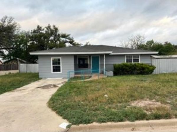 15 Burleson, Eden, TX 76837