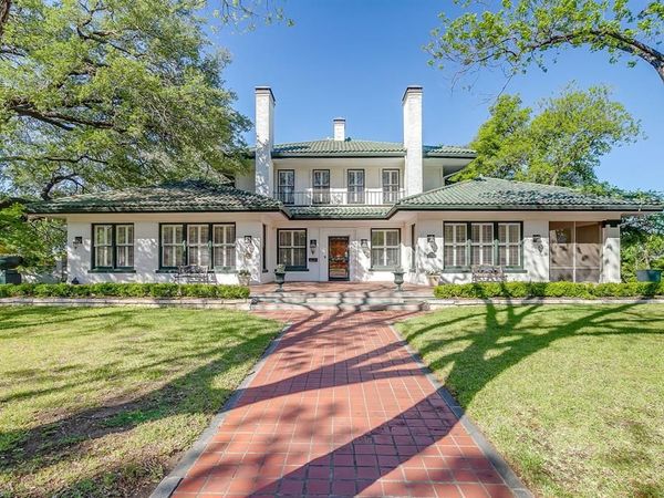 1414 Mistletoe Drive, Fort Worth, TX 76110