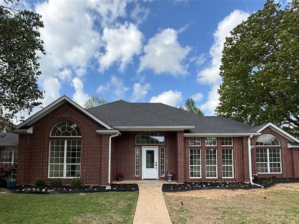 3025 Aspen , Paris, TX 75462