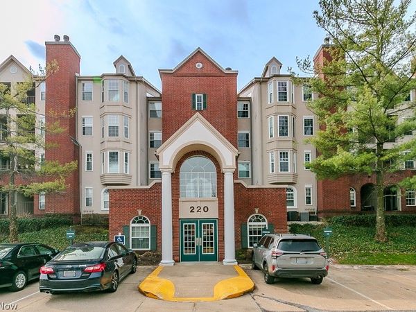 220 Fox Hollow Drive , Unit 212, Mayfield Heights, OH 44124