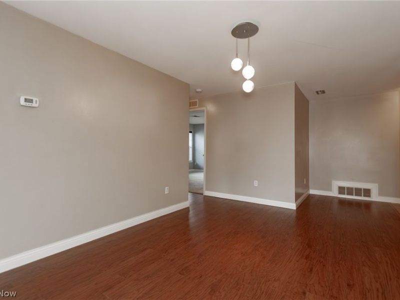 220 Fox Hollow Drive, Unit 212, Mayfield Heights, OH 44124 Photo 11