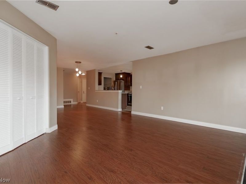 220 Fox Hollow Drive, Unit 212, Mayfield Heights, OH 44124 Photo 13