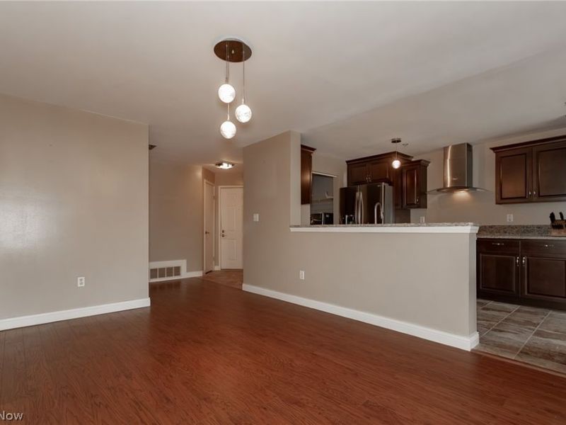 220 Fox Hollow Drive, Unit 212, Mayfield Heights, OH 44124 Photo 2