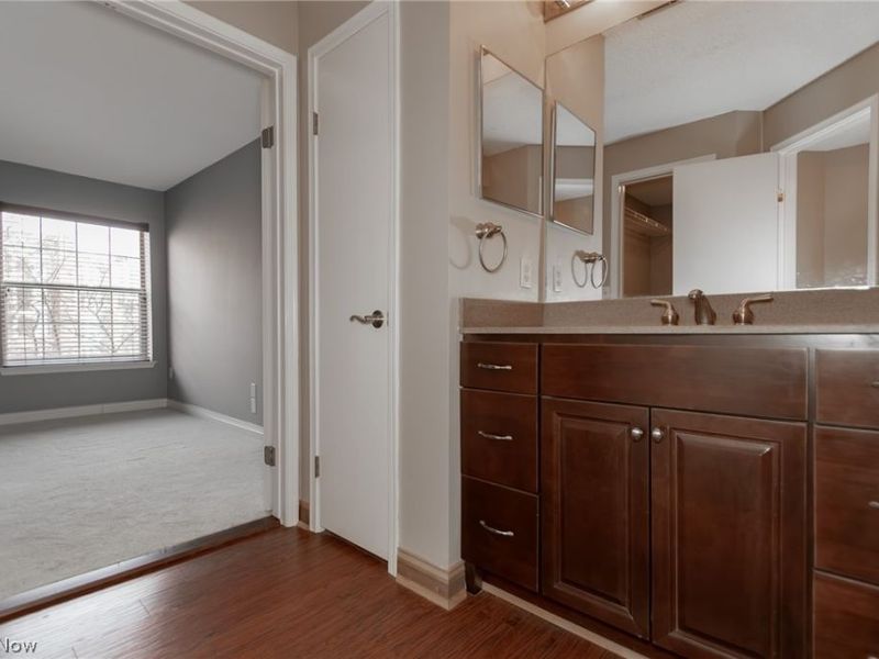 220 Fox Hollow Drive, Unit 212, Mayfield Heights, OH 44124 Photo 25