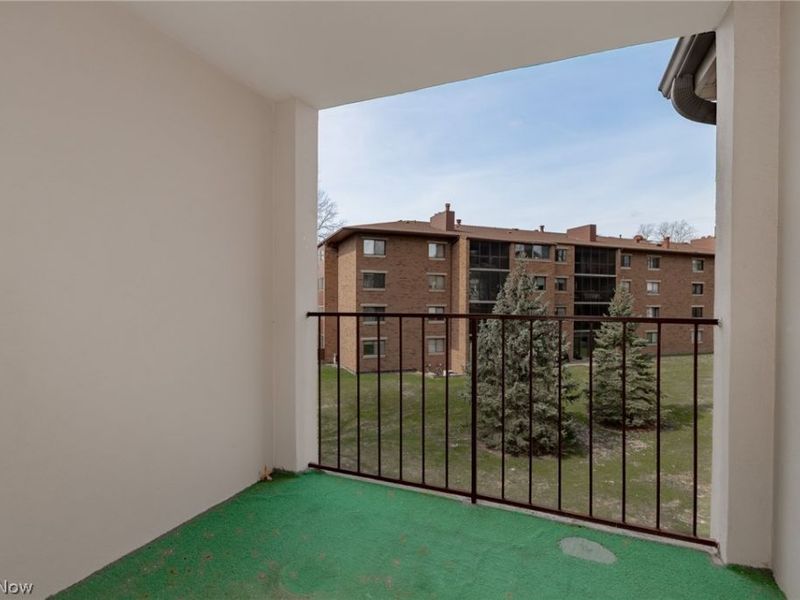 220 Fox Hollow Drive, Unit 212, Mayfield Heights, OH 44124 Photo 30