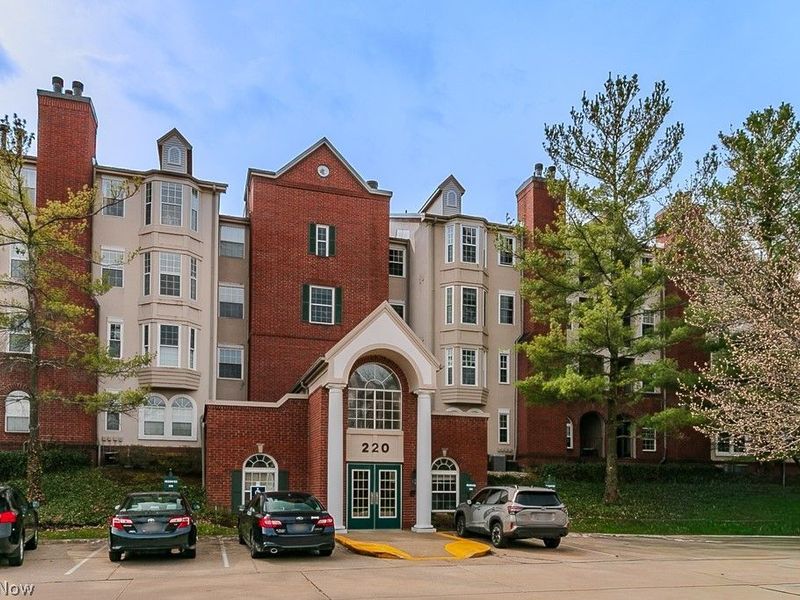 220 Fox Hollow Drive, Unit 212, Mayfield Heights, OH 44124 Photo 32