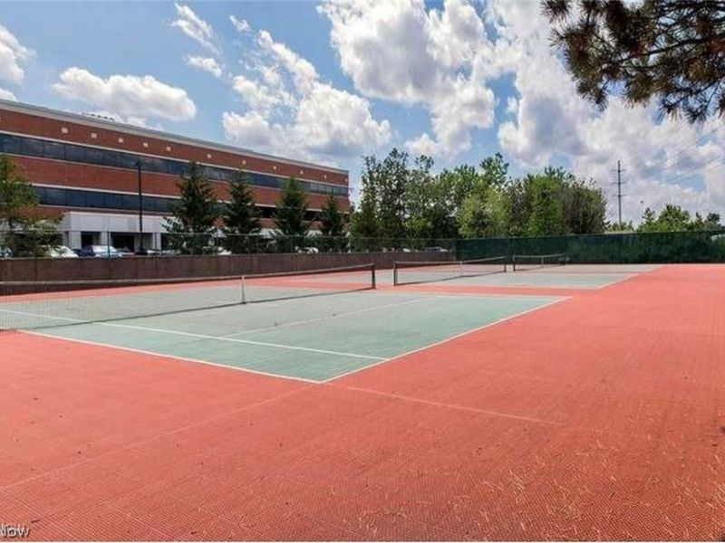 220 Fox Hollow Drive, Unit 212, Mayfield Heights, OH 44124 Photo 38