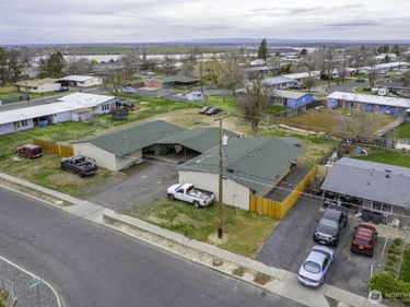 206 208 Beale Avenue , Moses Lake, WA 98837