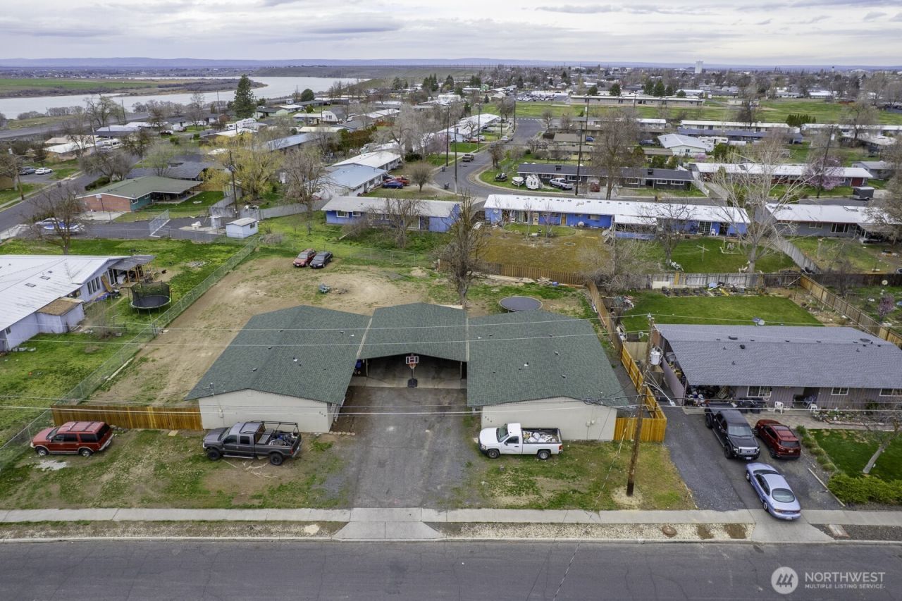 206 208 Beale Avenue , Moses Lake, WA 98837