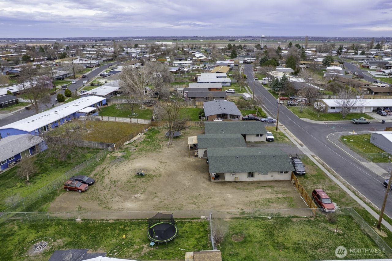 206 208 Beale Avenue , Moses Lake, WA 98837