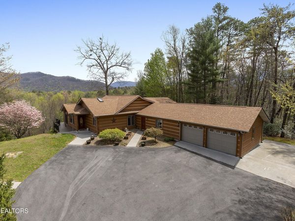 427 Gold Rd, Cosby, TN 37722