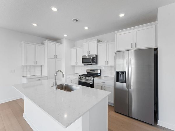 18333 Gladiator Drive , Lakeville, MN 55068