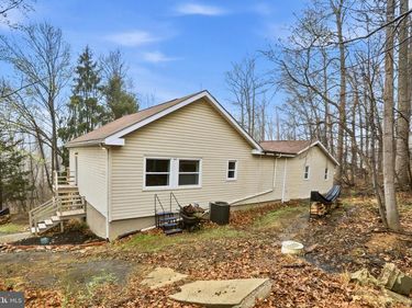 842 VALLEY VIEW ROAD , HARPERS FERRY, WV 25425