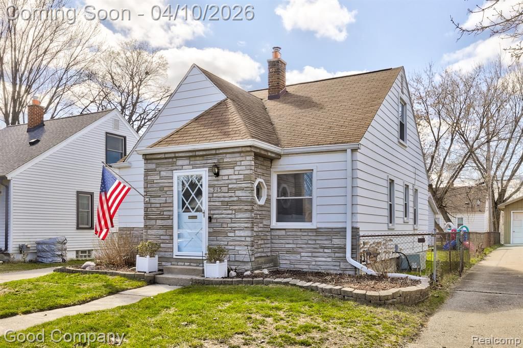 915 N Dorchester Avenue, Royal Oak, MI 48067 Main Photo