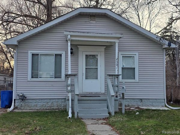2501 Hoff Street, Flint, MI 48506