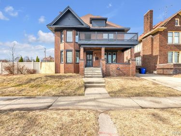 951 E Grand Boulevard , Detroit, MI 48207