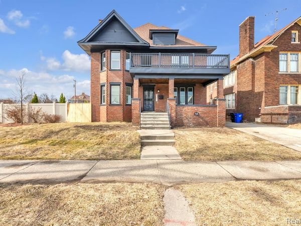 951 E Grand Boulevard , Detroit, MI 48207