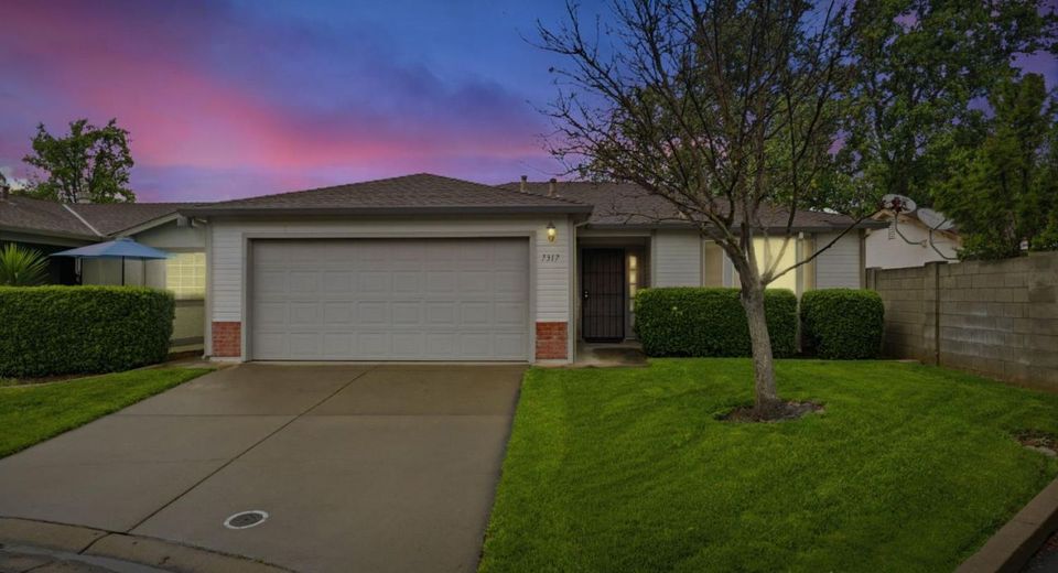 7317 Sunleaf Ln, Sacramento, CA 95828 Photo