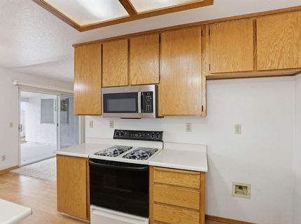 7317 Sunleaf Ln, Sacramento, CA 95828 Photo