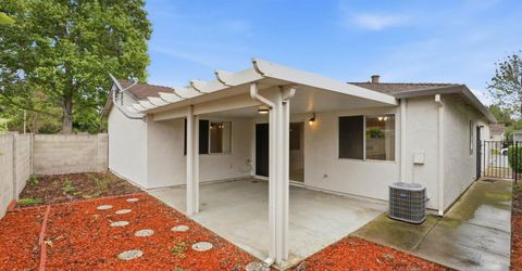 7317 Sunleaf Ln, Sacramento, CA 95828 Photo