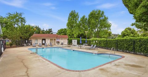 7317 Sunleaf Ln, Sacramento, CA 95828 Photo