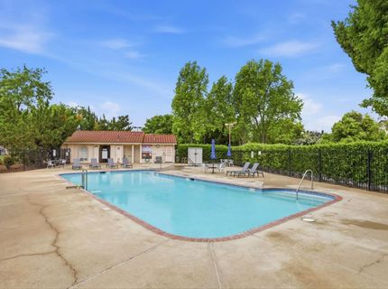 7317 Sunleaf Ln, Sacramento, CA 95828 Photo