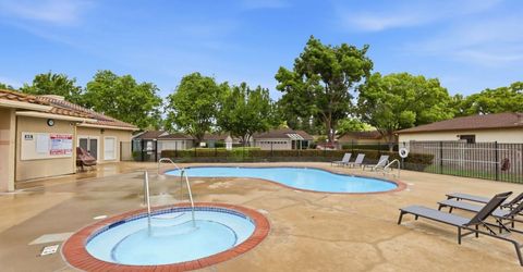 7317 Sunleaf Ln, Sacramento, CA 95828 Photo