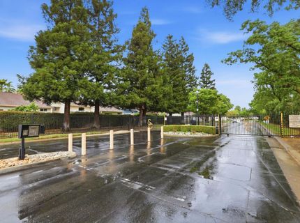 7317 Sunleaf Ln, Sacramento, CA 95828 Photo