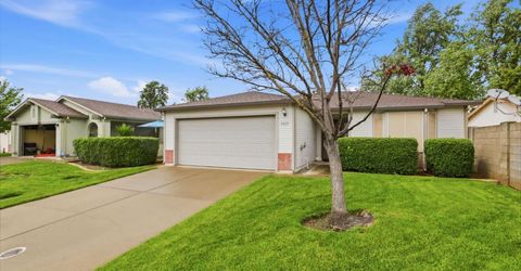 7317 Sunleaf Ln, Sacramento, CA 95828 Photo