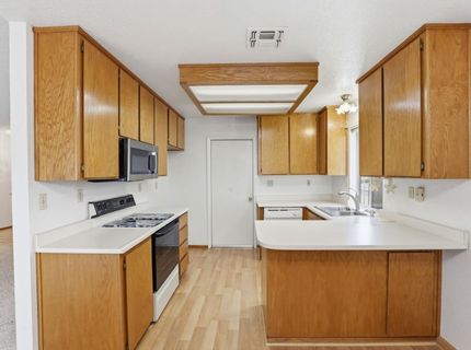 7317 Sunleaf Ln, Sacramento, CA 95828 Photo