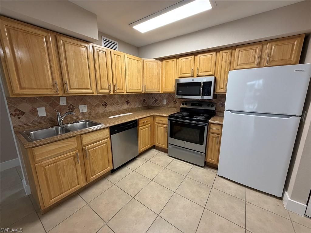 5305 Summerlin Rd , Unit 502, Fort Myers, FL 33919 Photo