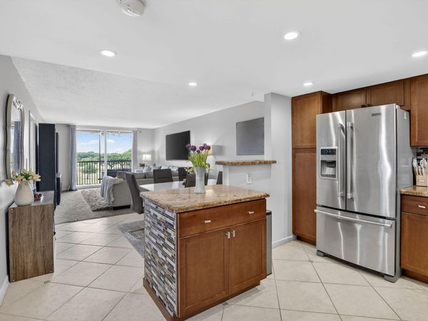 3001 W Rolling Hills Circle, Unit 501, Davie, FL 33328