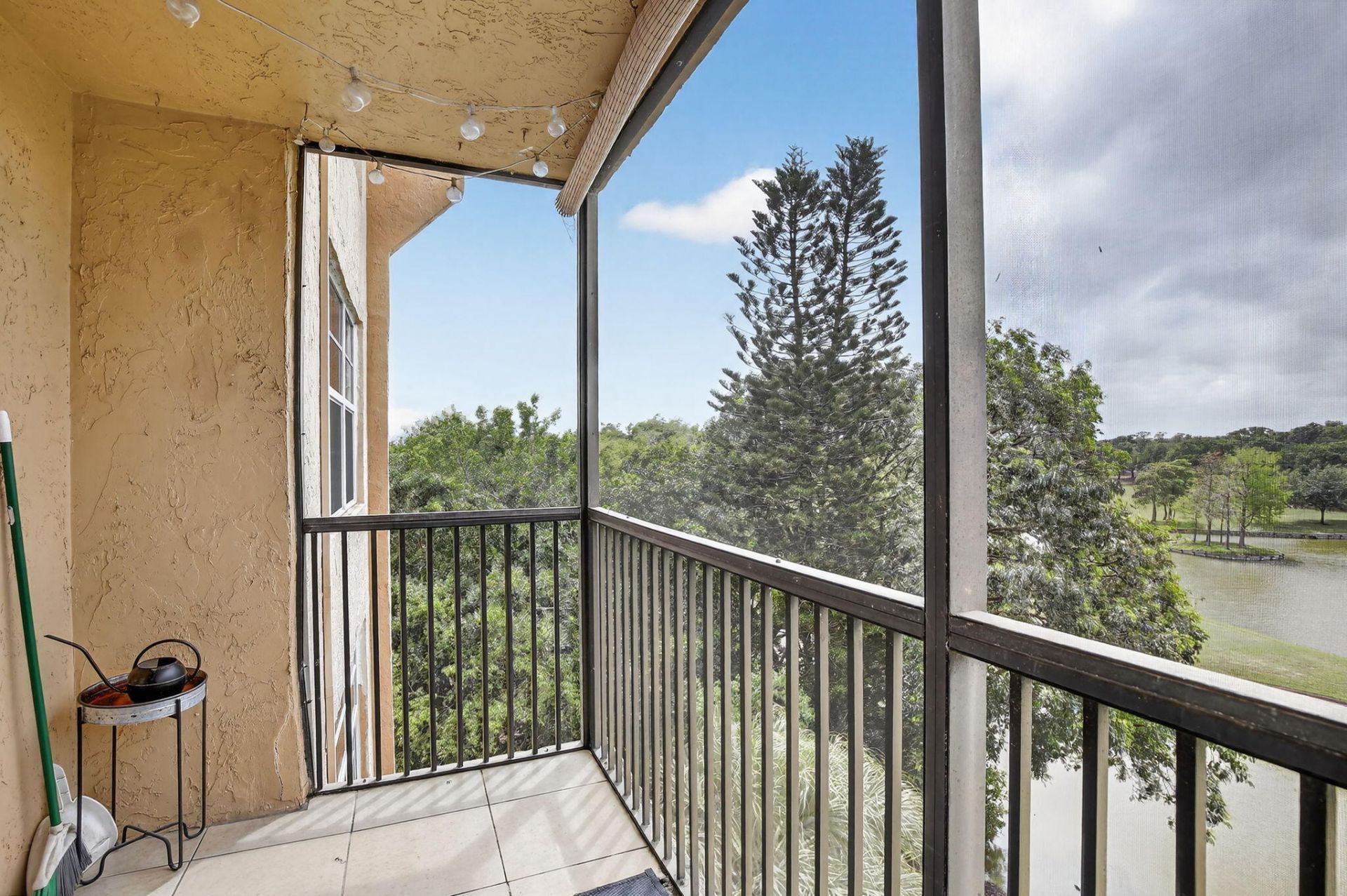 3001 W Rolling Hills Circle, Unit 501, Davie, FL 33328 Photo