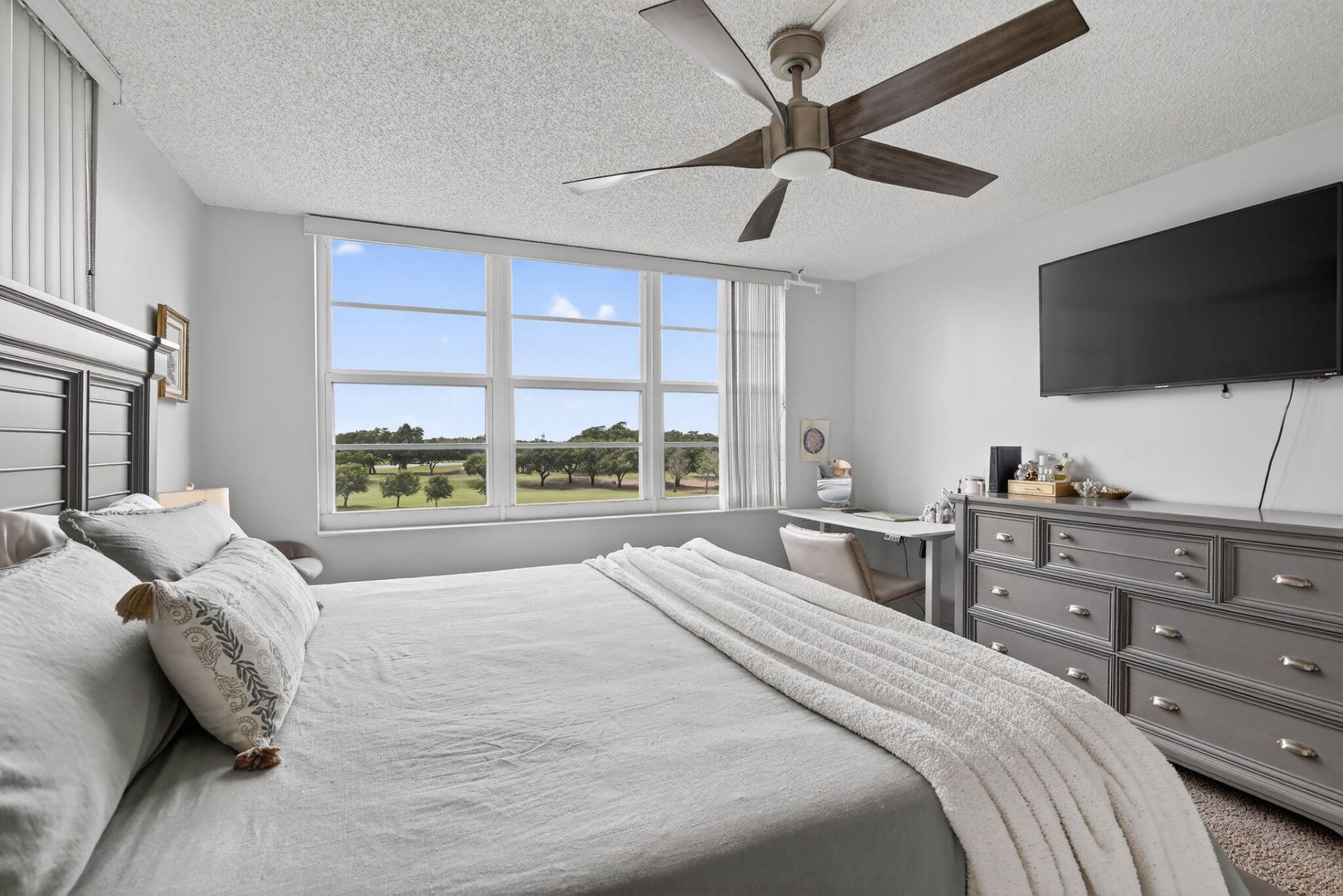 3001 W Rolling Hills Circle, Unit 501, Davie, FL 33328 Photo