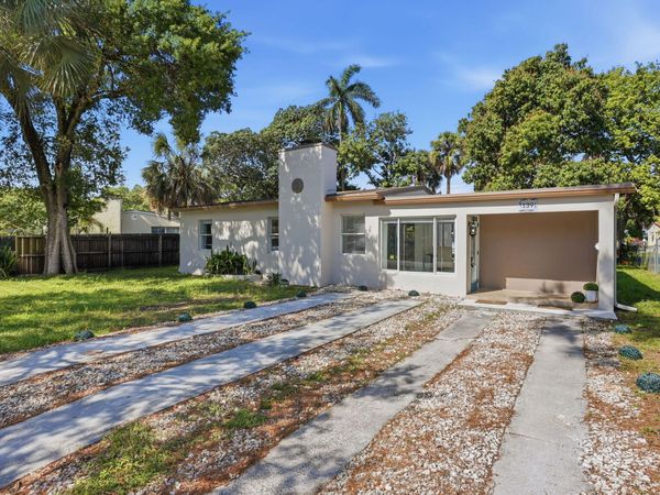 139 SW 21st Way, Fort Lauderdale, FL 33312