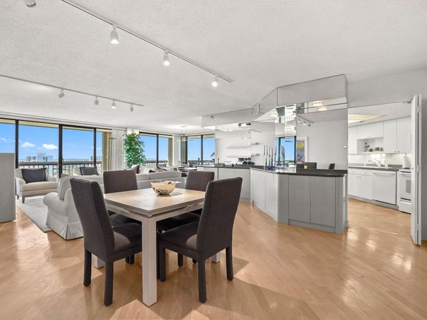 1900 Consulate Place, Unit 1906, West Palm Beach, FL 33401