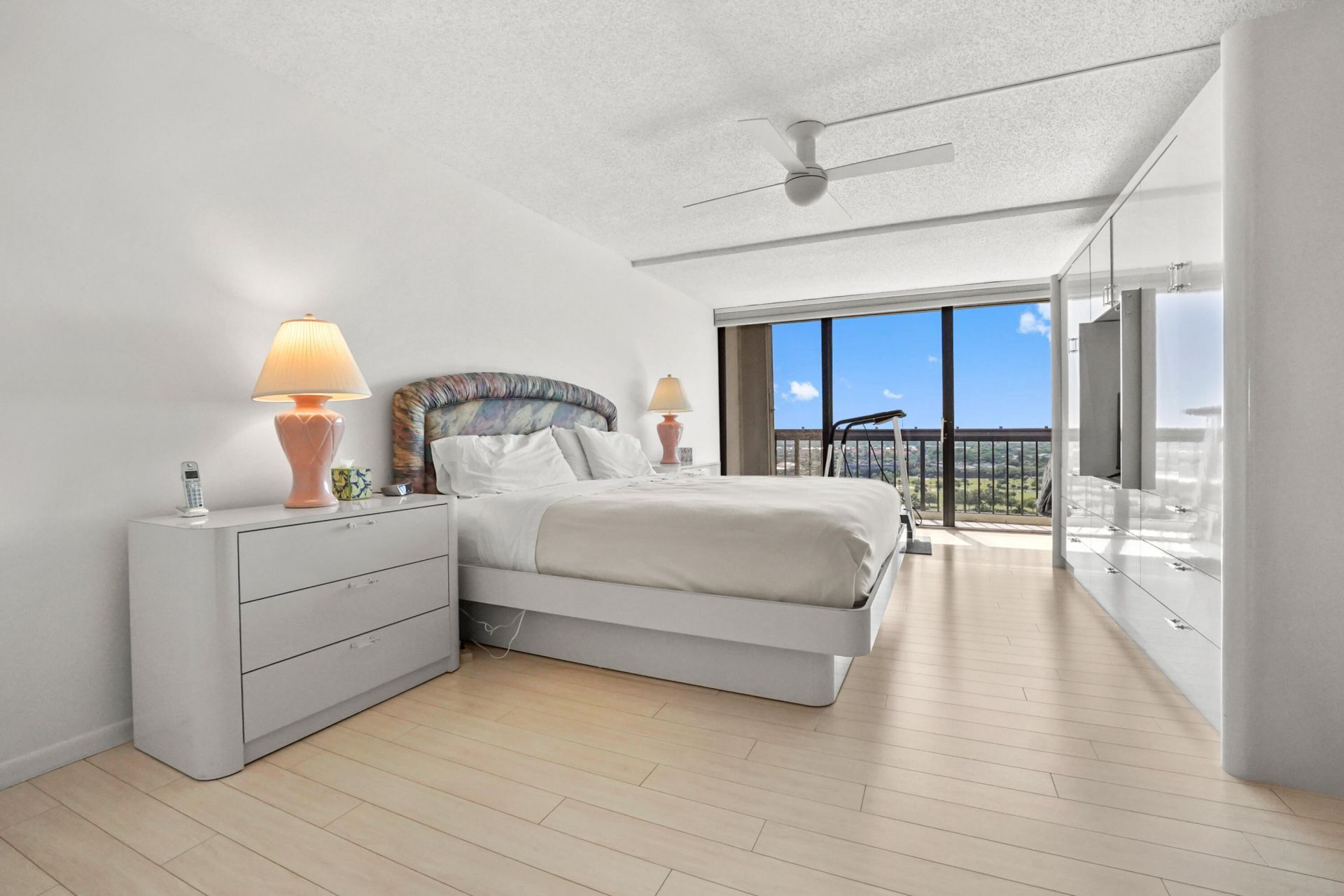 1900 Consulate Place, Unit 1906, West Palm Beach, FL 33401 Photo