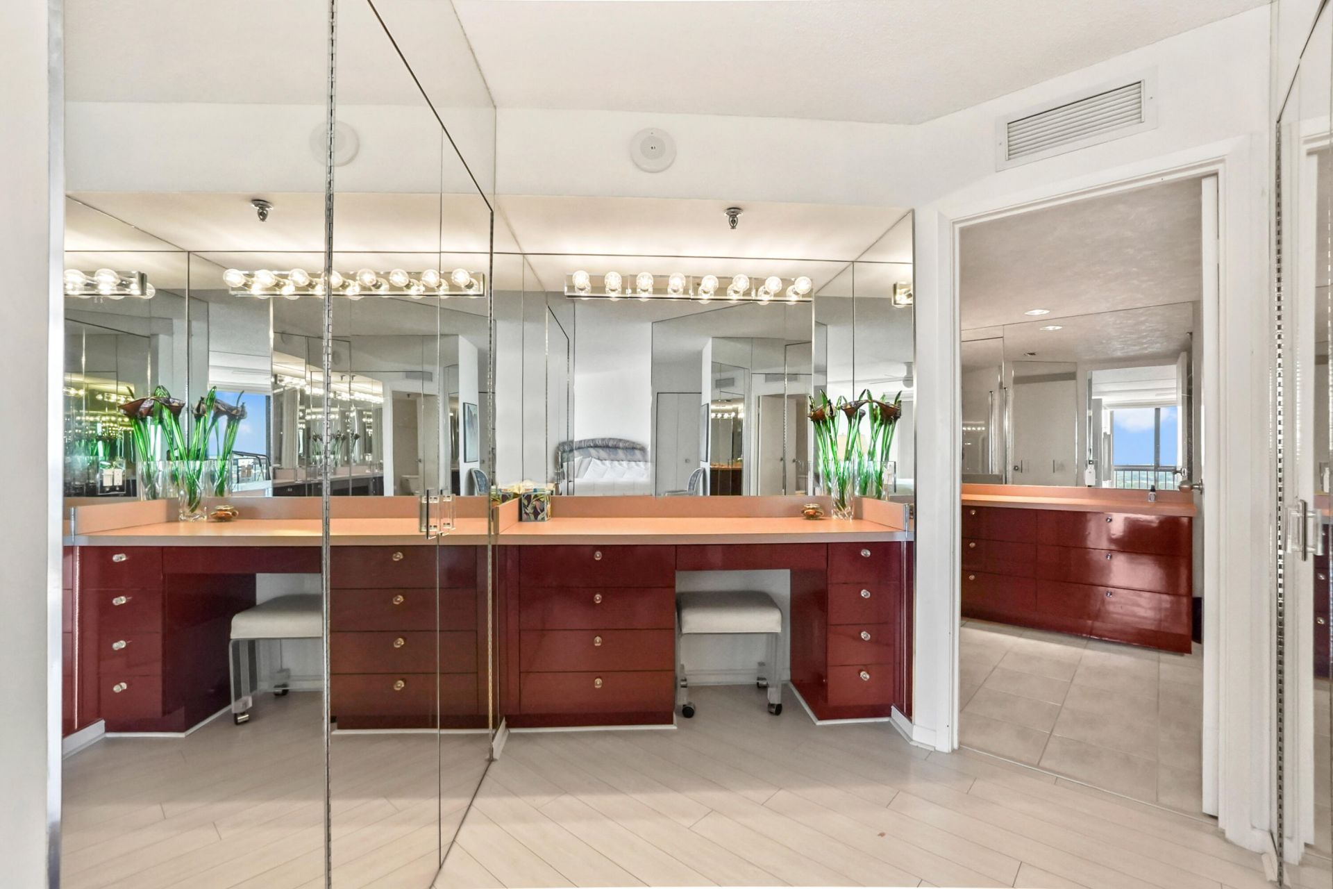 1900 Consulate Place, Unit 1906, West Palm Beach, FL 33401 Photo