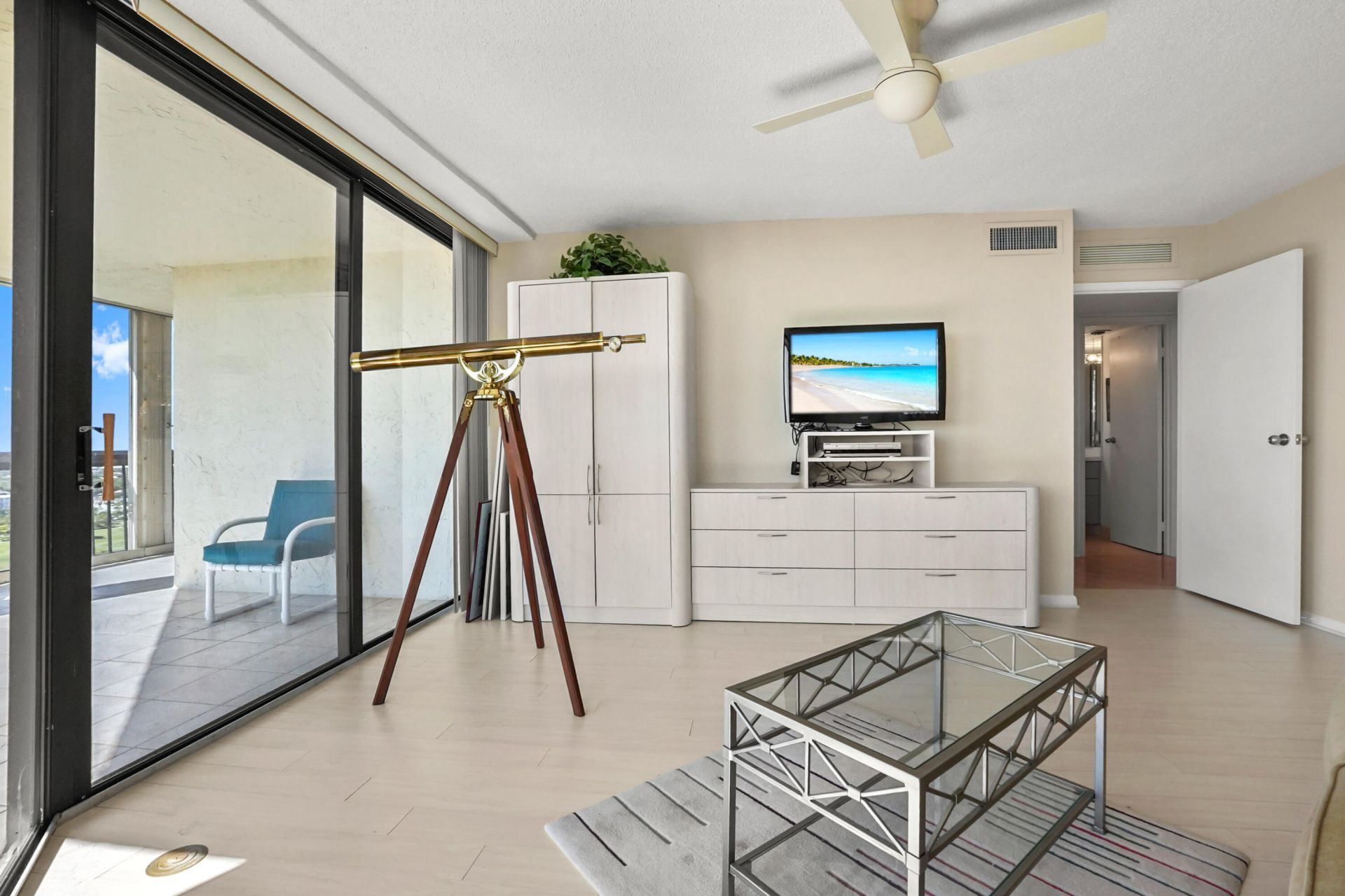 1900 Consulate Place, Unit 1906, West Palm Beach, FL 33401 Photo