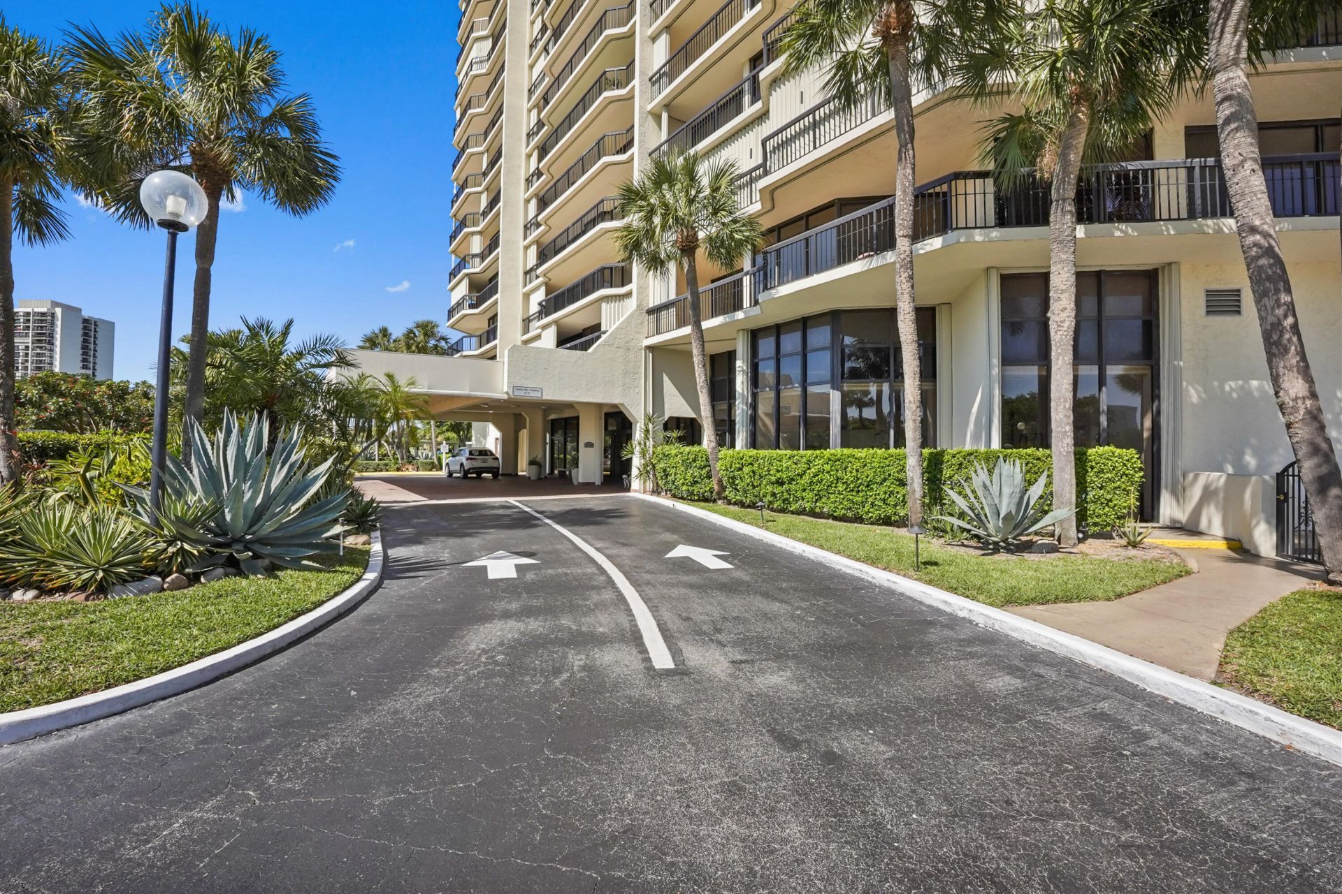 1900 Consulate Place, Unit 1906, West Palm Beach, FL 33401 Photo