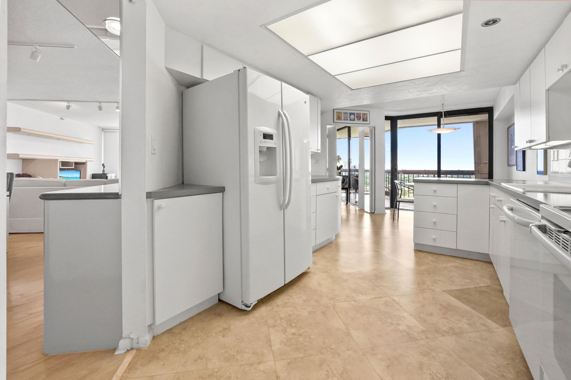 1900 Consulate Place, Unit 1906, West Palm Beach, FL 33401 Photo