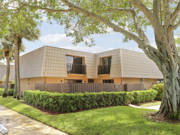 6645 66th Way, West Palm Beach, FL 33409